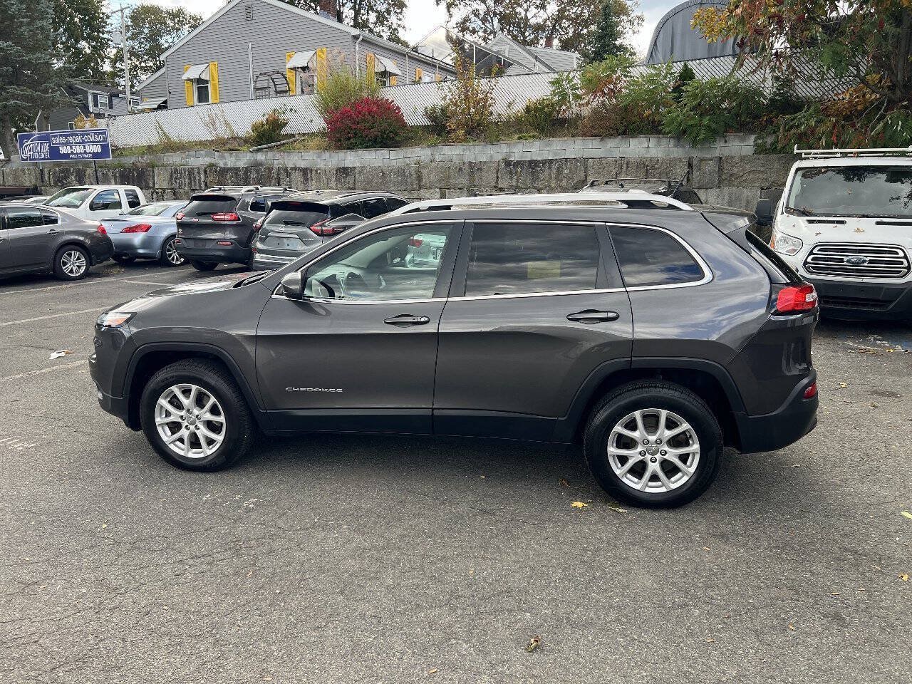 Used 2014 Jeep Cherokee Latitude w/ Comfort/Convenience Group AWD/4WD image 18