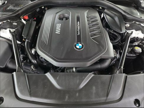 Used 2017 BMW 740i xDrive 740i xDrive Sedan image 16