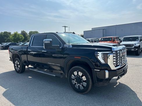 Used 2024 GMC Sierra 2500 Denali w/ Denali Reserve Package AWD/4WD image 3