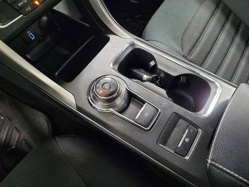 Used 2018 Ford Fusion SE w/ Fusion SE Technology Package image 26