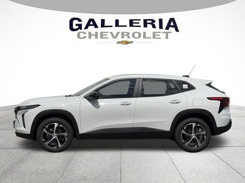 New 2026 Chevrolet Trax RS FWD image 4
