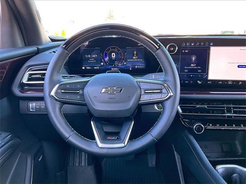 Used 2024 Chevrolet Traverse Z71 w/ Enhanced Driving Package image 17