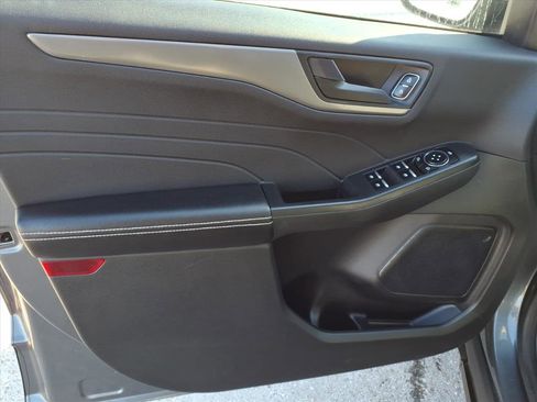 Used 2023 Ford Escape Active image 13