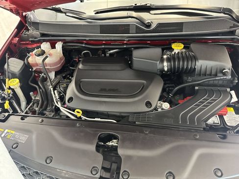 Used 2025 Chrysler Pacifica Select FWD image 25