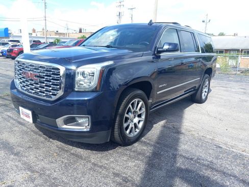 Used 2019 GMC Yukon XL Denali AWD/4WD image 7