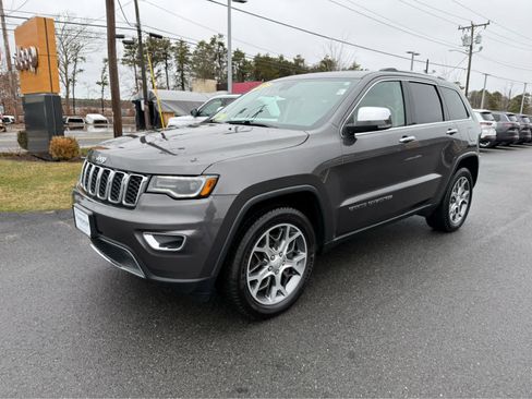 Used 2021 Jeep Grand Cherokee Limited w/ Luxury Group II image 3
