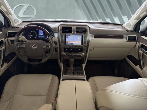 Used 2019 Lexus GX 460 Premium w/ Premium Package AWD/4WD image 3