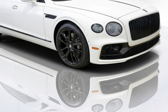 Used 2024 Bentley Flying Spur V8 AWD/4WD image 9