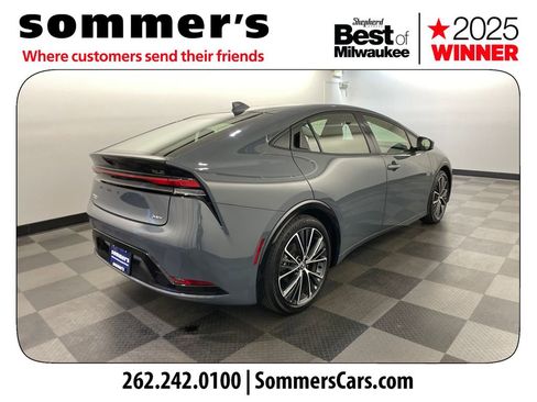 Used 2023 Toyota Prius XLE AWD/4WD image 5