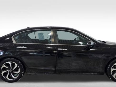 Used 2016 Honda Accord EX image 8