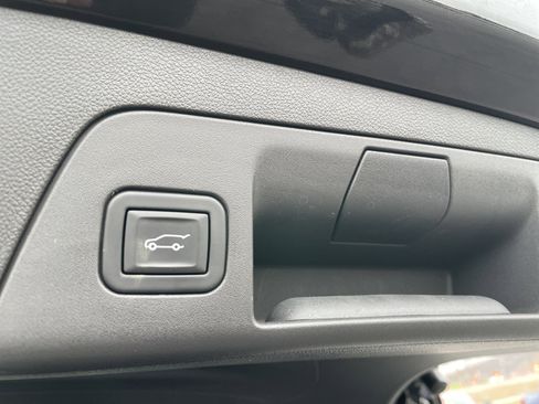 Used 2023 Buick Envision Essence w/ Technology Package I image 22