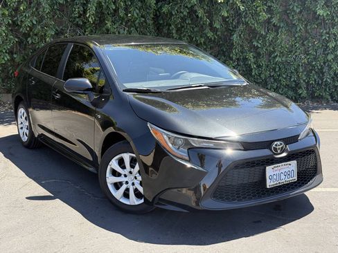 Used 2020 Toyota Corolla LE w/ Carpet Mat Package (TMS) FWD image 2