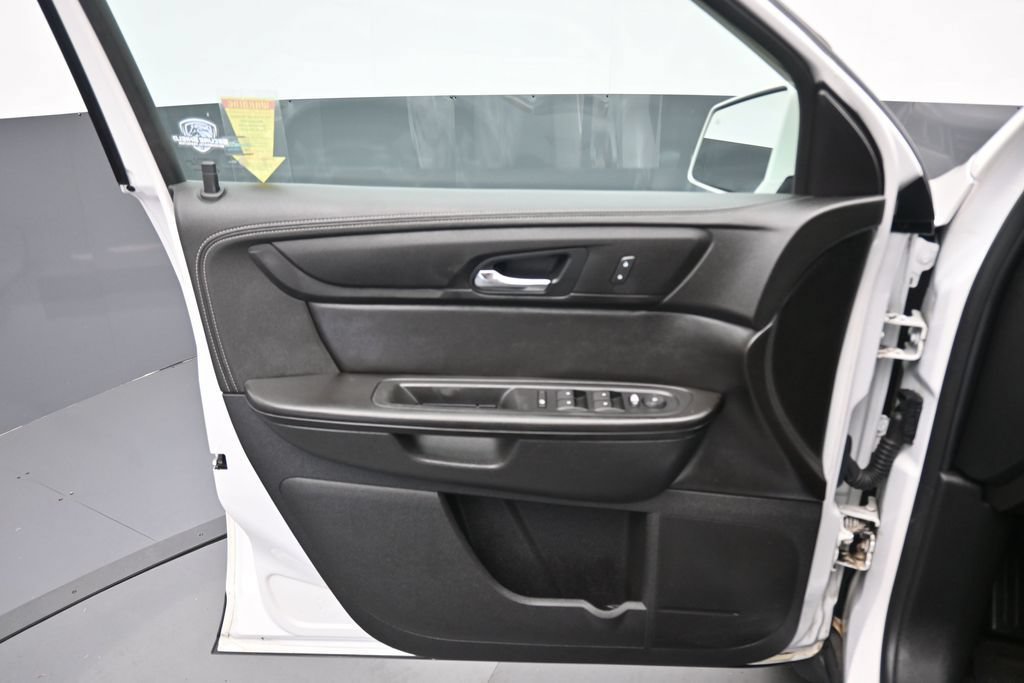 Used 2017 Chevrolet Traverse LT w/ Style and Technology Package AWD/4WD image 9