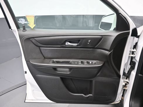 Used 2017 Chevrolet Traverse LT w/ Style and Technology Package AWD/4WD image 9