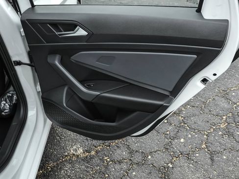 Used 2026 Volkswagen Jetta SE FWD image 29