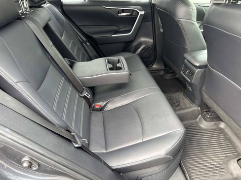 Used 2022 Toyota RAV4 XLE Premium AWD/4WD image 30