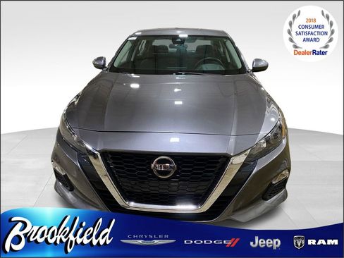 Used 2022 Nissan Altima 2.5 S FWD image 2