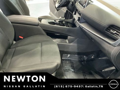 Used 2023 Nissan Rogue S FWD image 9