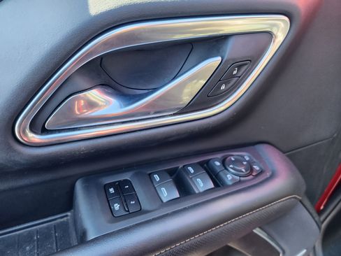 Used 2022 GMC Yukon XL AT4 image 25