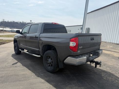 Used 2016 Toyota Tundra SR5 w/ SR5 Upgrade Package image 2