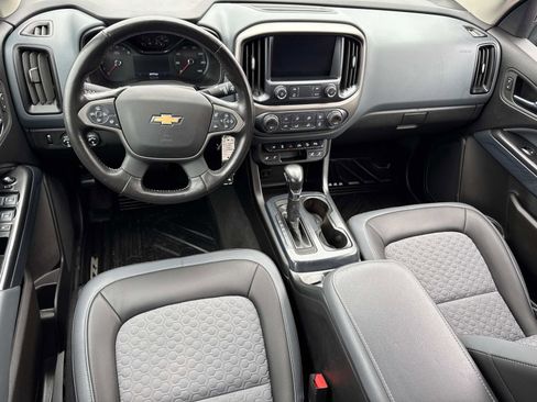 Used 2022 Chevrolet Colorado Z71 image 2