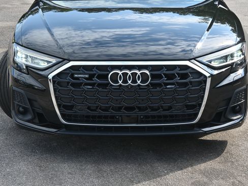 Used 2022 Audi A8 L 3.0T image 12