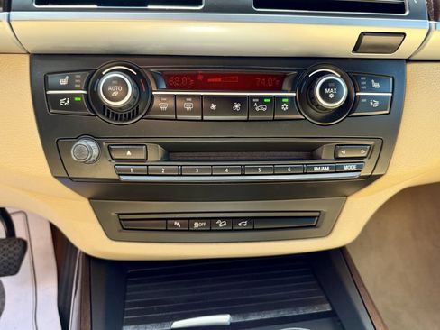 Used 2013 BMW X5 xDrive50i AWD/4WD image 16