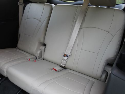 Used 2019 Buick Enclave Essence AWD/4WD image 14