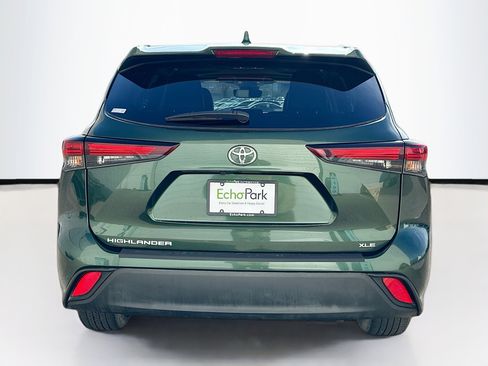 Used 2024 Toyota Highlander XLE image 7