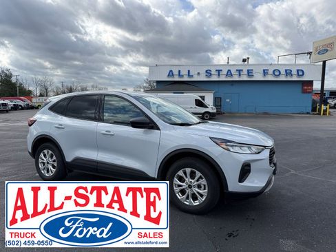 Used 2025 Ford Escape Active AWD/4WD image 2
