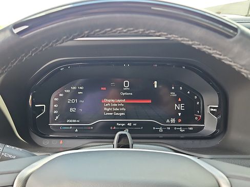 Used 2024 GMC Yukon Denali w/ Advanced Technology Package AWD/4WD image 13