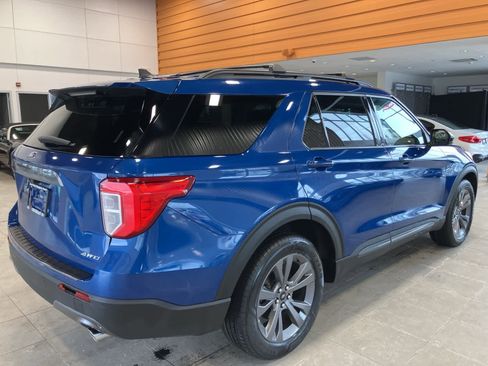 Used 2022 Ford Explorer XLT w/ Equipment Group 202A image 5