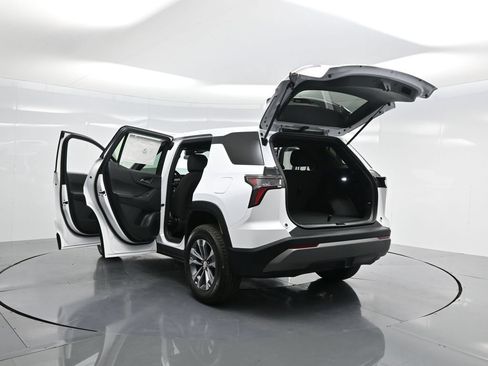 New 2026 Chevrolet Equinox LT AWD/4WD image 39