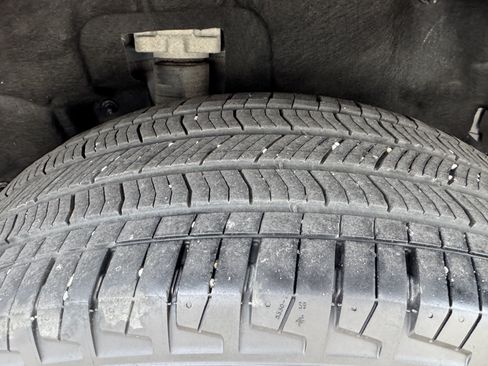 Used 2023 Jeep Grand Cherokee Laredo AWD/4WD image 20