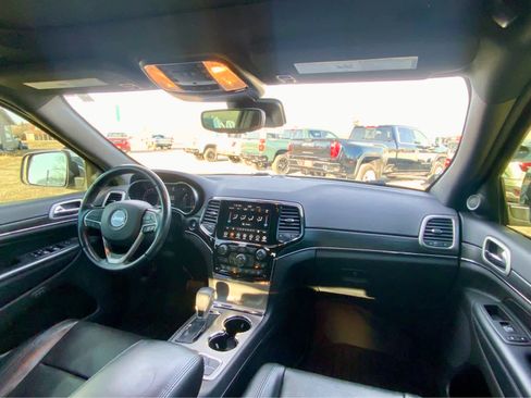 Used 2021 Jeep Grand Cherokee Limited w/ Luxury Group II image 33