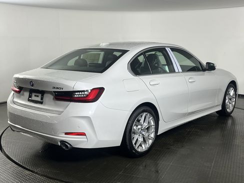 Used 2025 BMW 330i xDrive Sedan w/ Convenience Package image 5