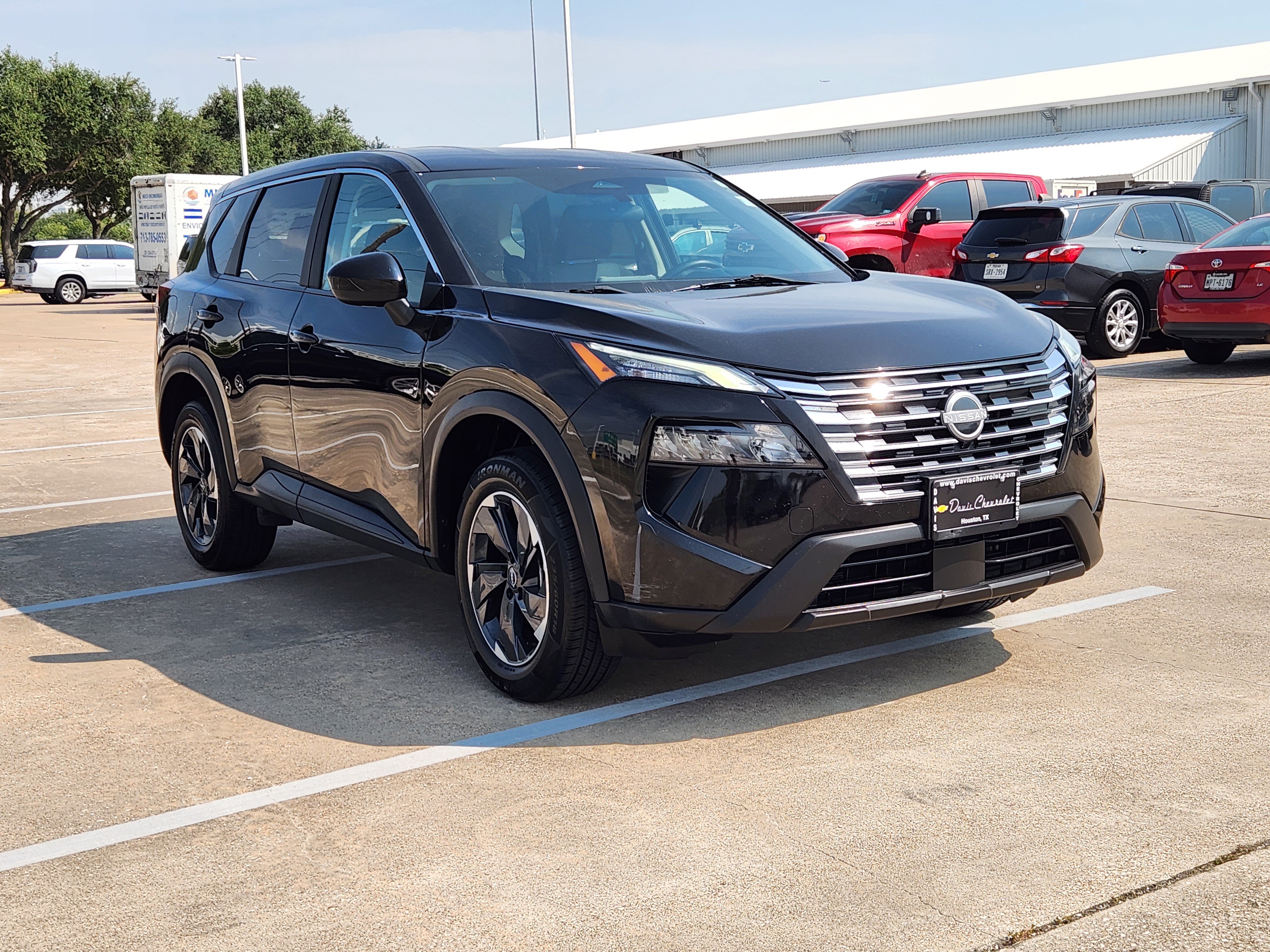 Used 2024 Nissan Rogue SV AWD/4WD image 4