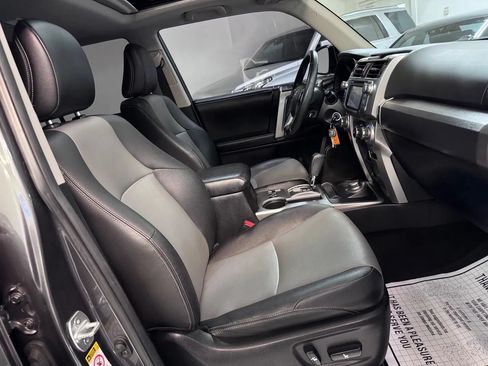 Used 2014 Toyota 4Runner SR5 Premium w/ Convenience Package AWD/4WD image 17