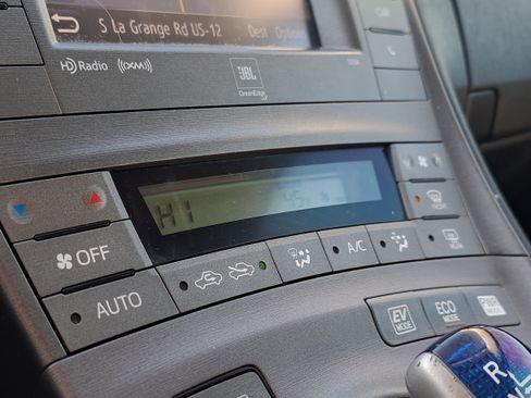 Used 2012 Toyota Prius Four image 18