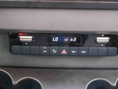 Used 2024 Mercedes-Benz Sprinter 2500 image 16