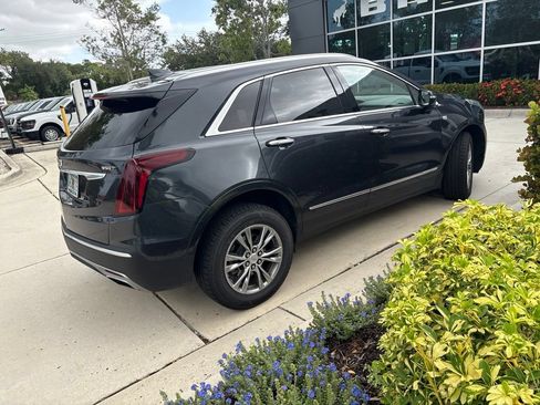 Used 2023 Cadillac XT5 Premium Luxury FWD image 4
