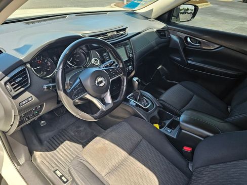 Used 2018 Nissan Rogue SV AWD/4WD image 15