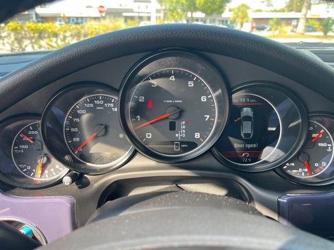 Used 2011 Porsche Panamera 4 image 14