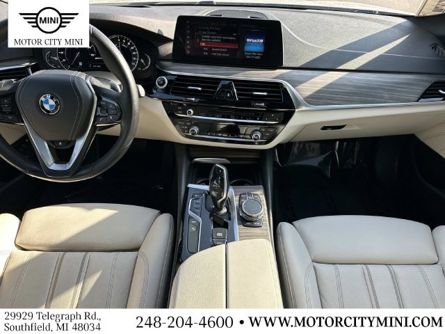 Used 2018 BMW 530e xDrive w/ Premium Package 2 AWD/4WD image 16