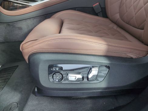 Used 2026 BMW X7 xDrive40i image 11