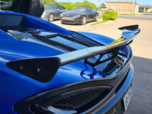 Used 2019 McLaren 570S Spider image 17
