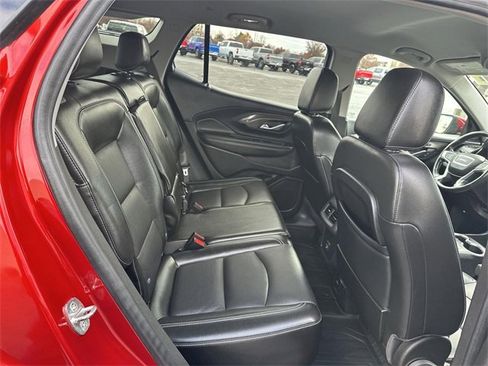 Used 2022 GMC Terrain SLT w/ LPO, Floor Liner Package image 25