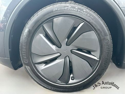 Used 2026 Tesla Model Y Long Range image 39