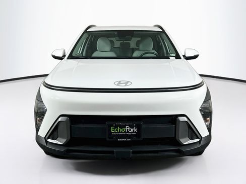 Used 2025 Hyundai Kona SEL AWD/4WD image 2