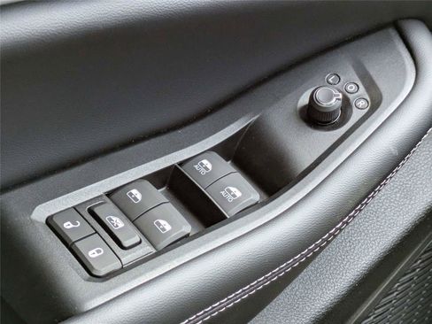 New 2026 Jeep Grand Cherokee Altitude RWD image 25